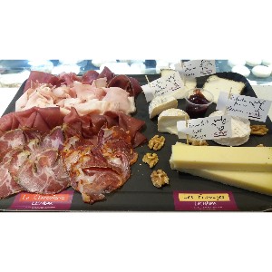 Plateau apéro fromages et charcuteries 44€